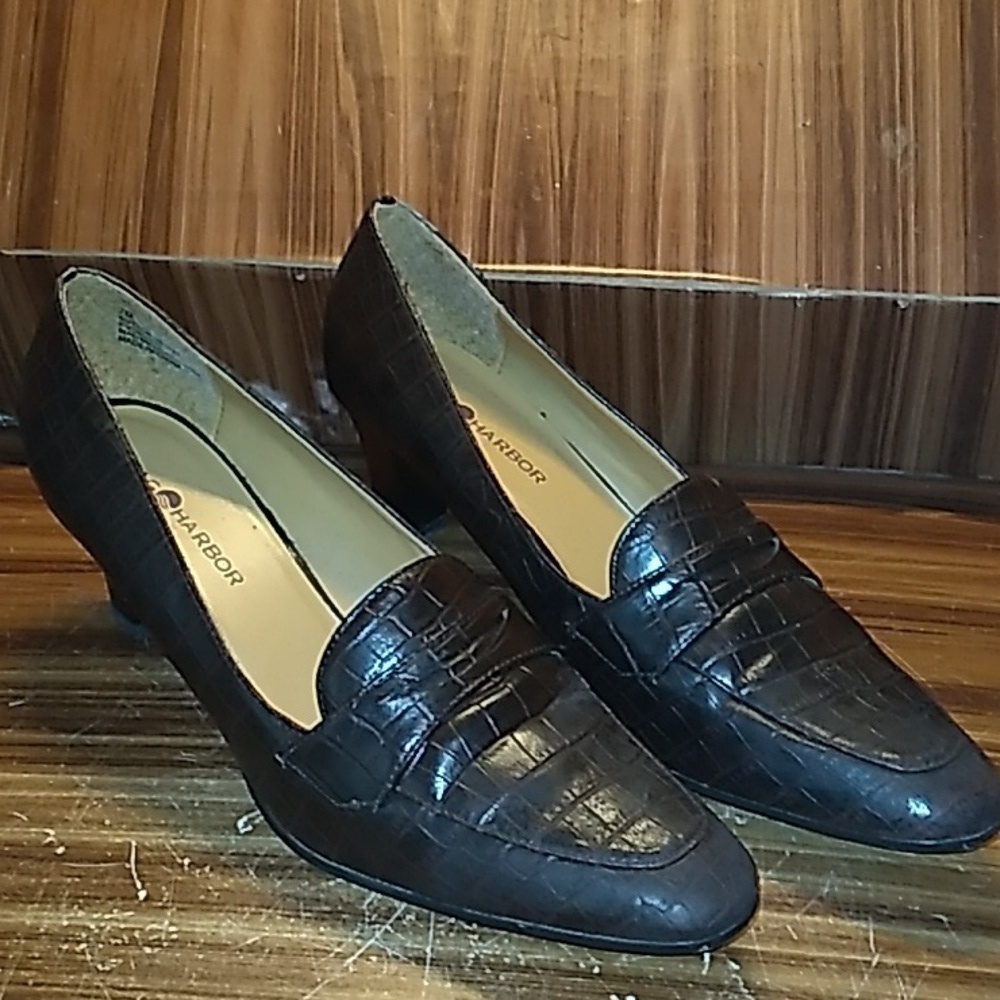 Sag Harbor 7M Sutton Penny heels